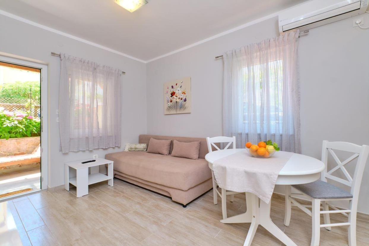 Apartments Enna Mali Lošinj Zewnętrze zdjęcie