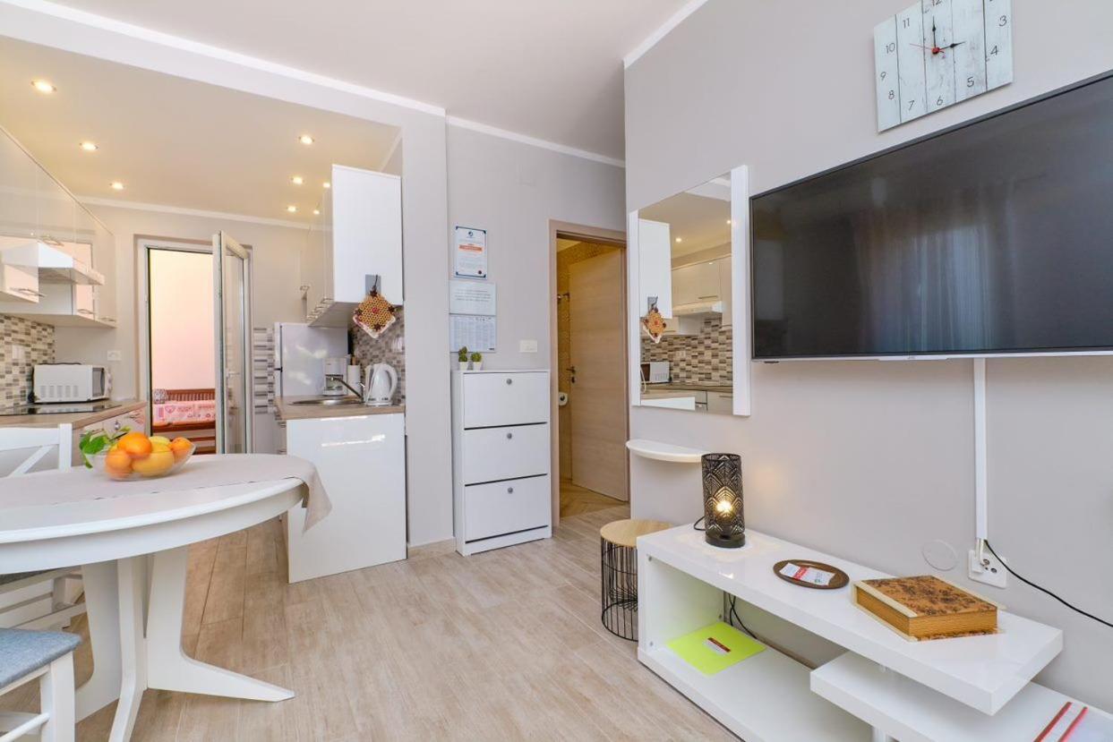 Apartments Enna Mali Lošinj Zewnętrze zdjęcie
